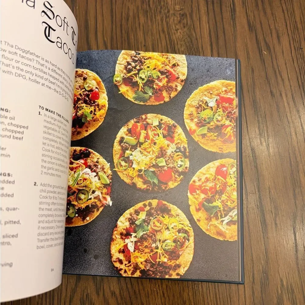 Snoop Dogg Cookbook - From Crook to Cook NWOT